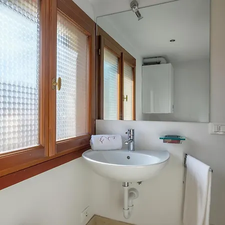 The Lion's House Apt4 *